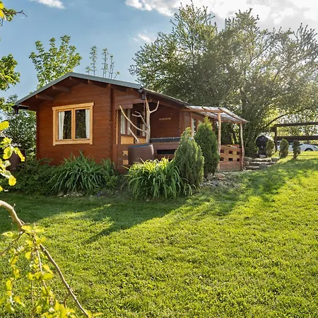 Cozy Wood Hut On The Farm Gerendaház