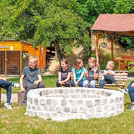 Cozy Wood Hut On The Farm * Třebívlice