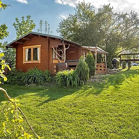 Cozy Wood Hut On The Farm * Třebívlice